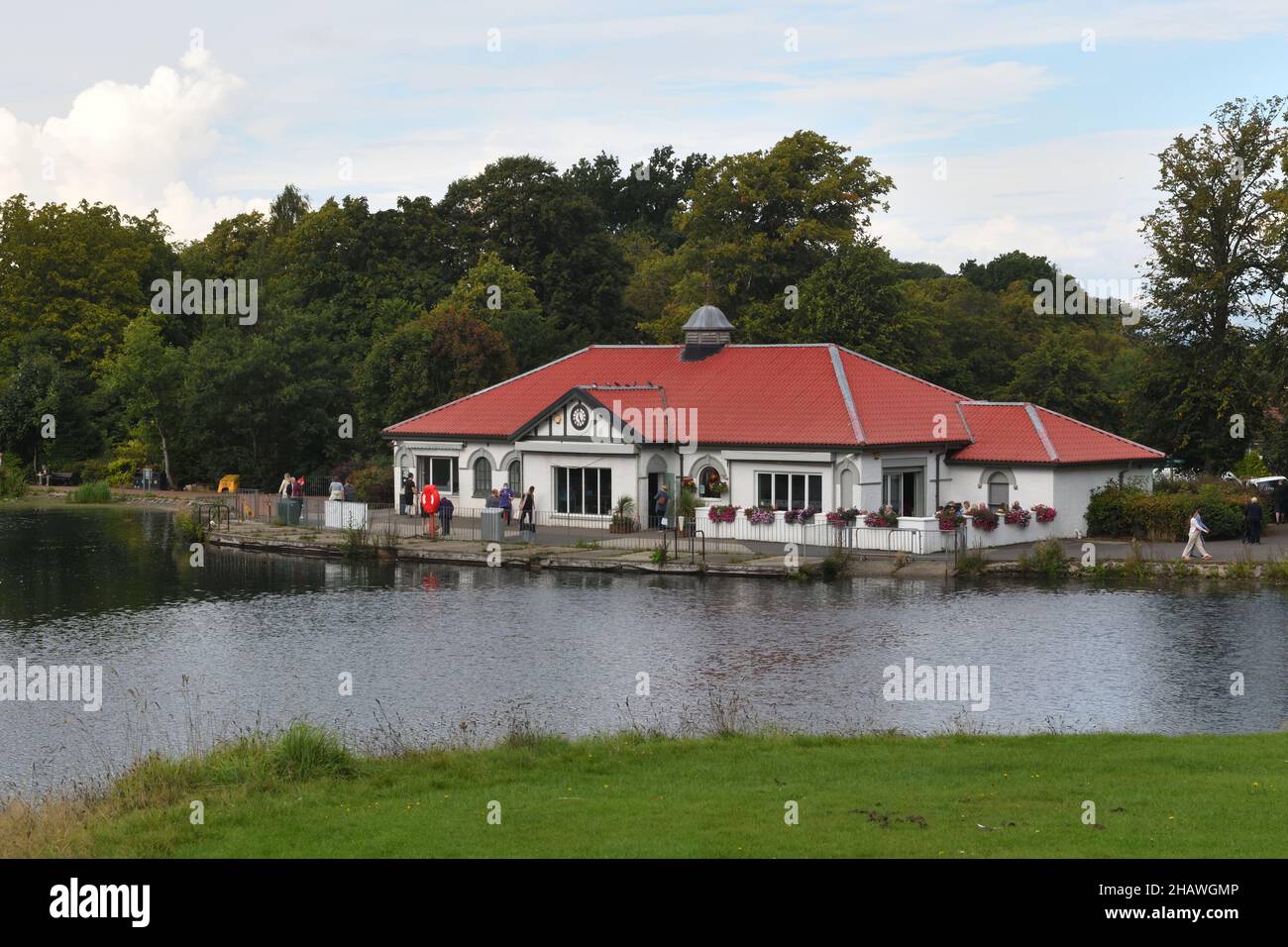 La cafetería Boathouse, Rouken Glen Park, Davieland Rd en Giffnock, East Renfrewshire, Escocia, Reino Unido Foto de stock