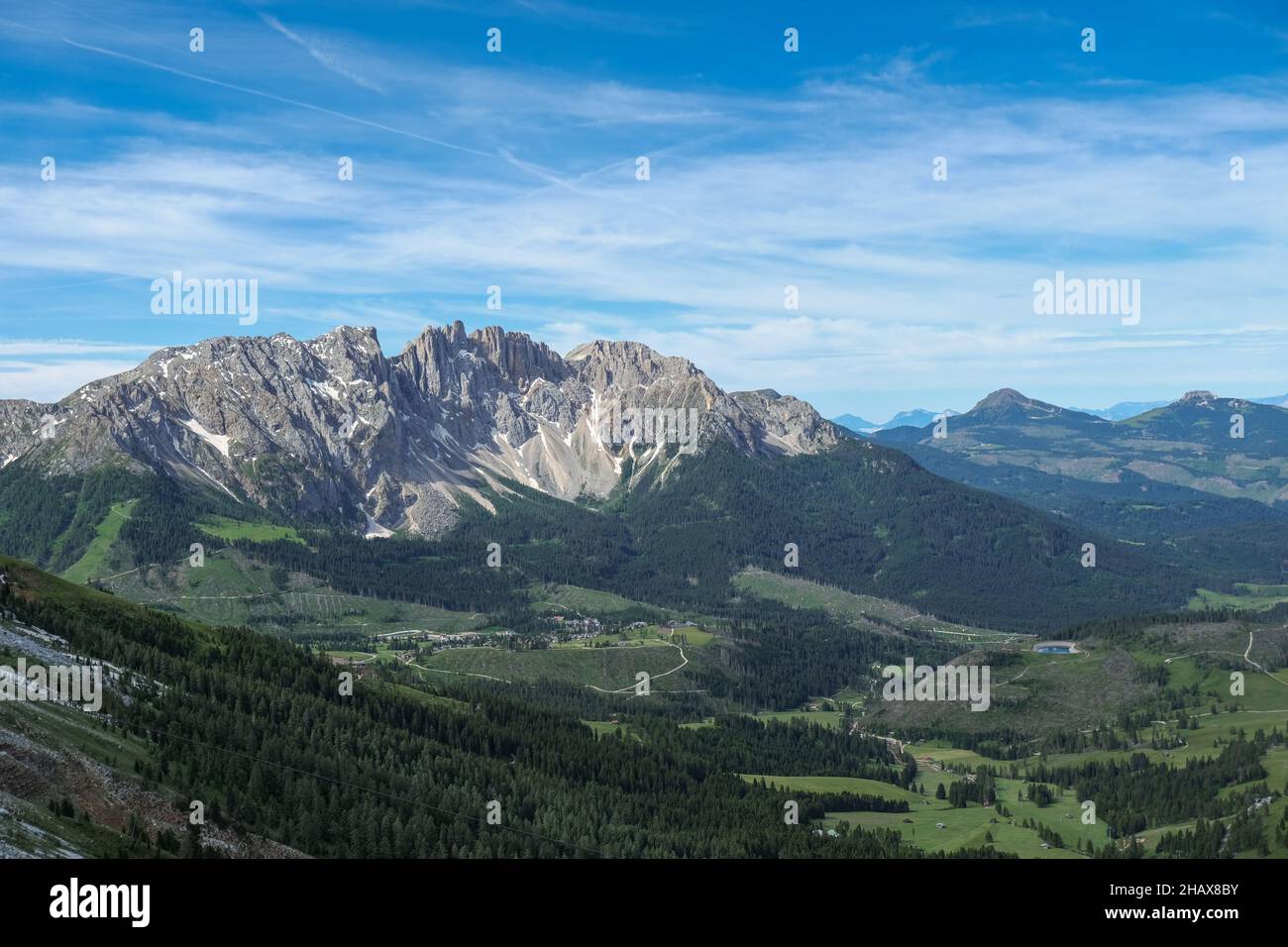 Blick auf den Lattemar en den Dolomitas, Südtirol Foto de stock
