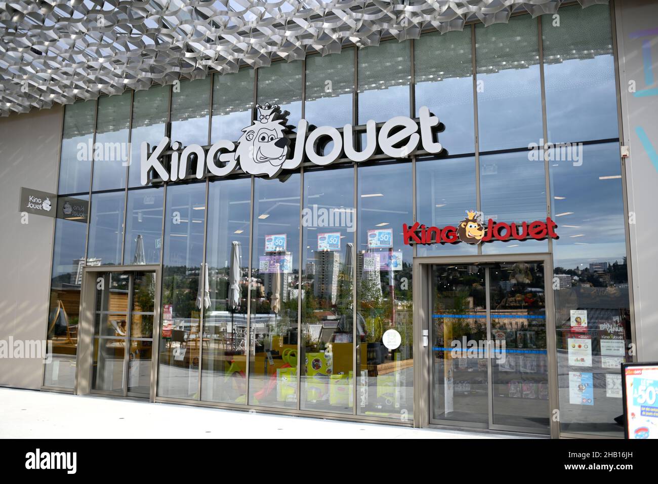 Tienda de juguetes King Jouet en el centro comercial “Steel” en  Saint-Etienne (sudeste de Francia Fotografía de stock - Alamy