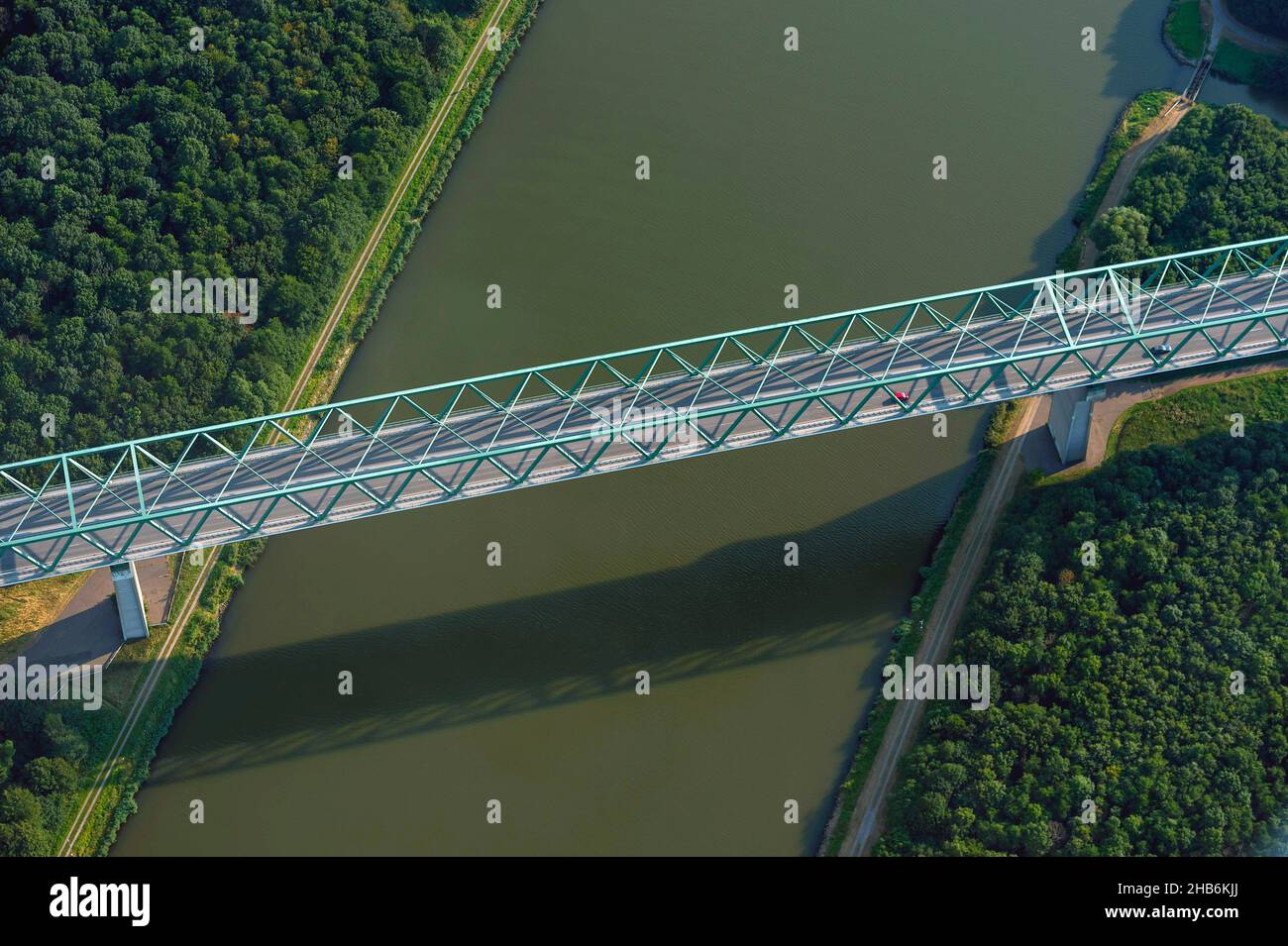 Puente alto Brunsbuettel cruzar el canal Kiel, vista aérea, Alemania, Schleswig-Holstein, Brunsbuettel Foto de stock