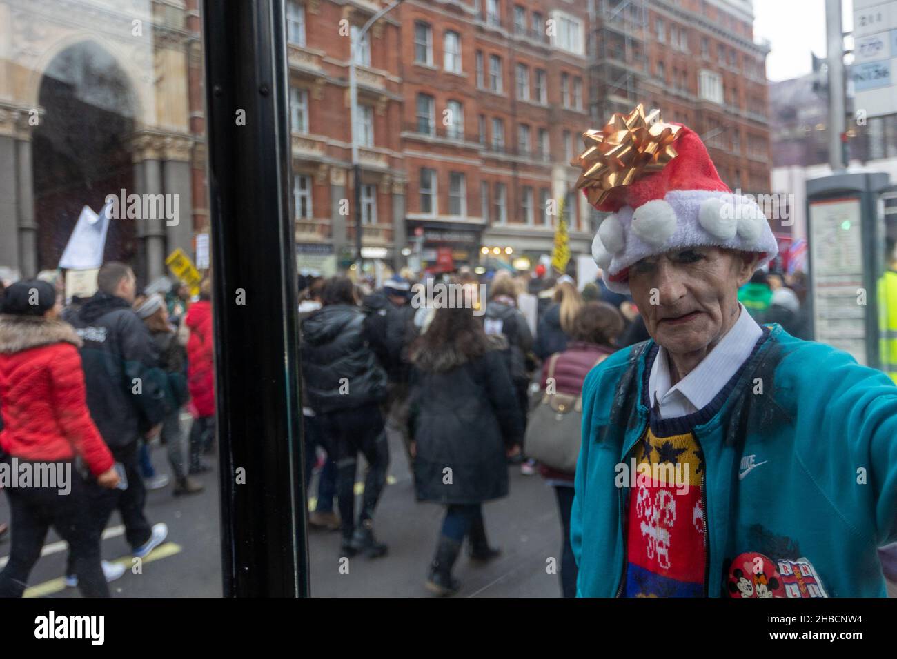 Marcha antivacuna en Londres, 18th de diciembre de 2021 Foto de stock