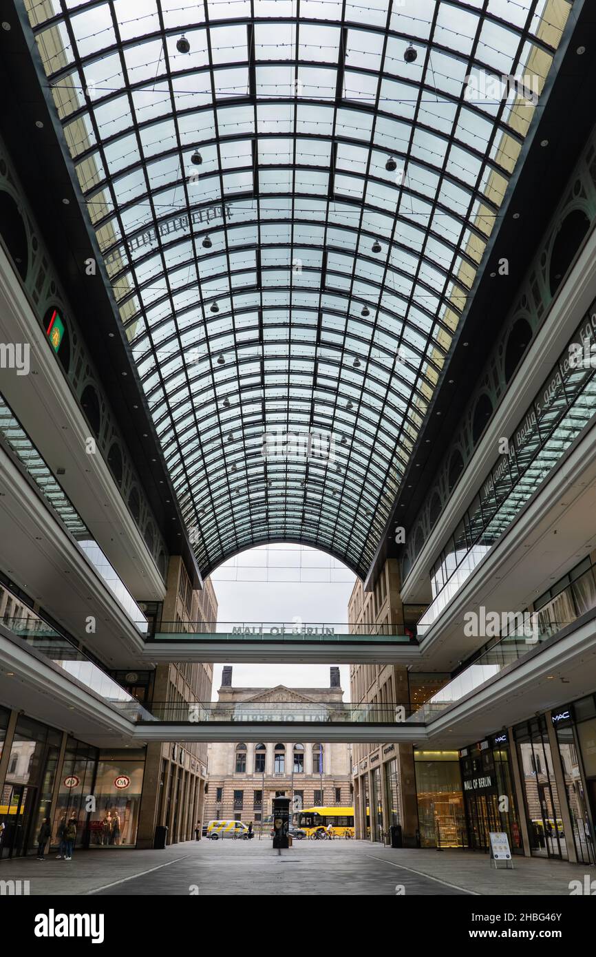 LP12 Mall of Berlin en Leipziger Platz, un centro comercial en la ciudad de  Berlín, Alemania Fotografía de stock - Alamy