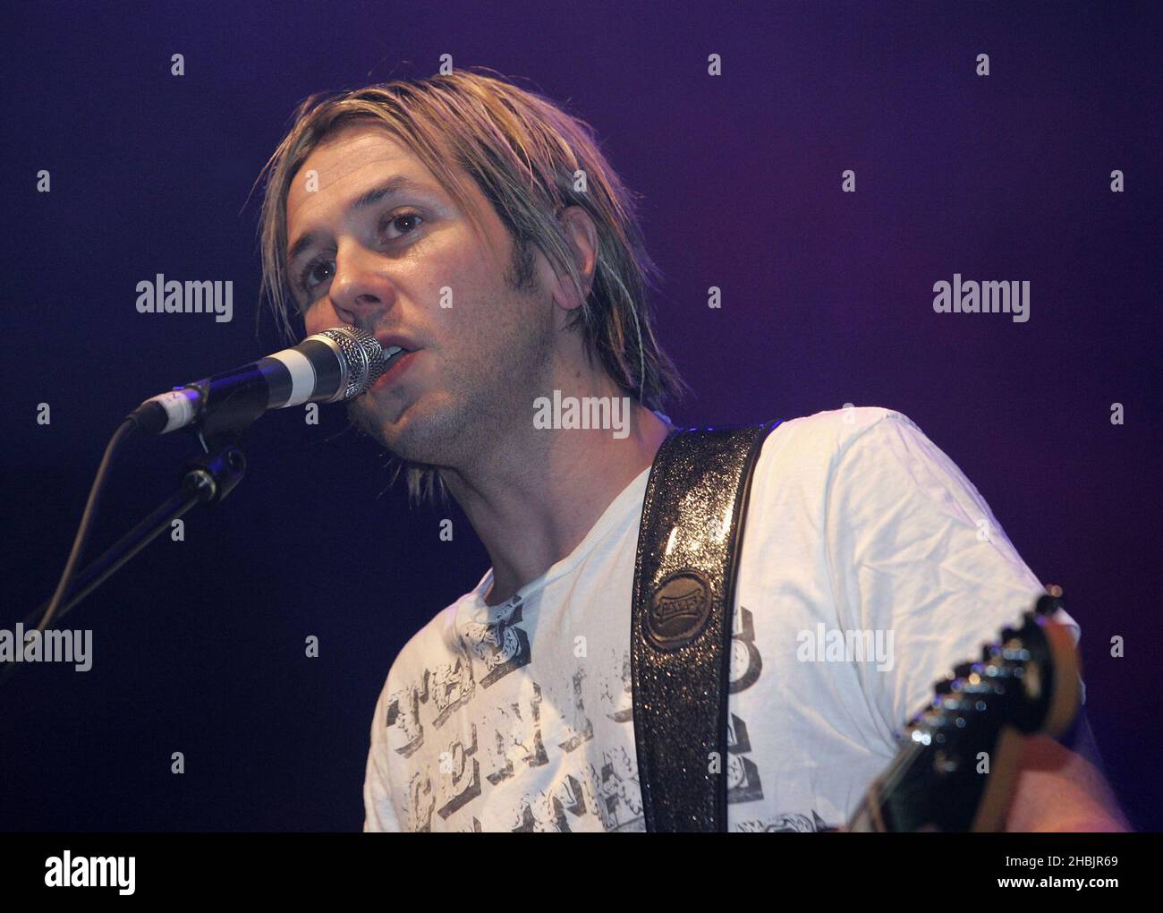 Grant Nicholas Taka Hirose Mark Richardson Dean Tidey De Feeder Actuan En Directo En El Escenario En El Carling Apollo Hammersmith El 21 De Marzo De 06 En Londres Fotografia De Stock Alamy