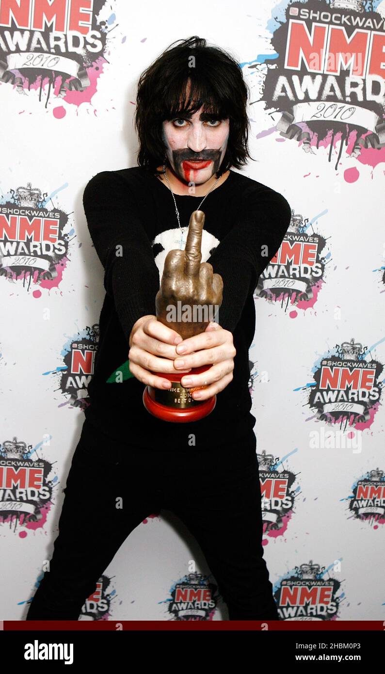 Noel Fielding del Poderoso Boosh con el Premio al Mejor DVD en la Sala de  Premios NME en la Academia Brixton 02 en Londres Fotografía de stock - Alamy