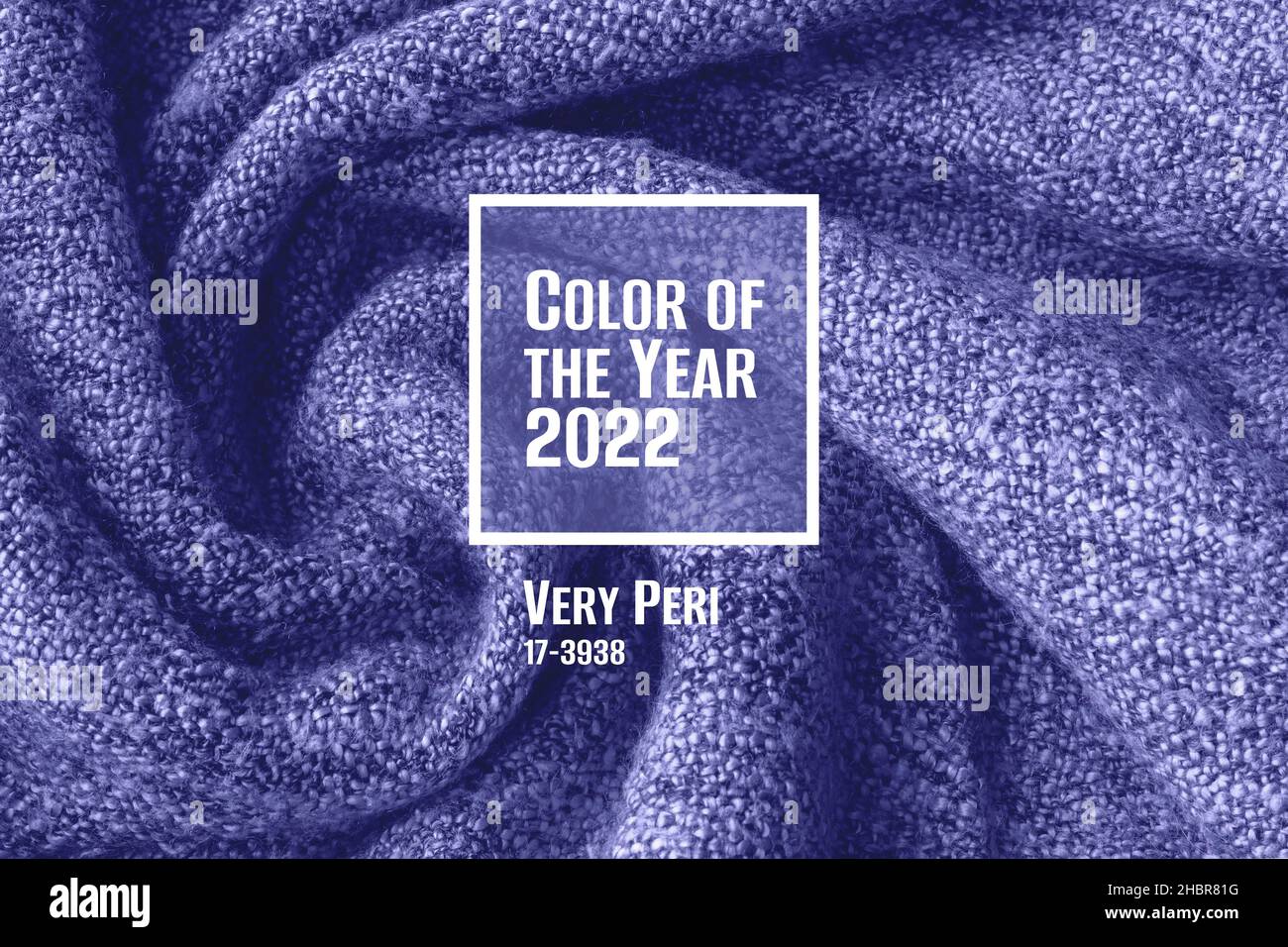 Moderno concepto de color muy peri del año 2022, azul violeta, textura de  tejido de punto lavanda. Fondo de manta retorcido arrugado. Enfoque  selectivo Fotografía de stock - Alamy