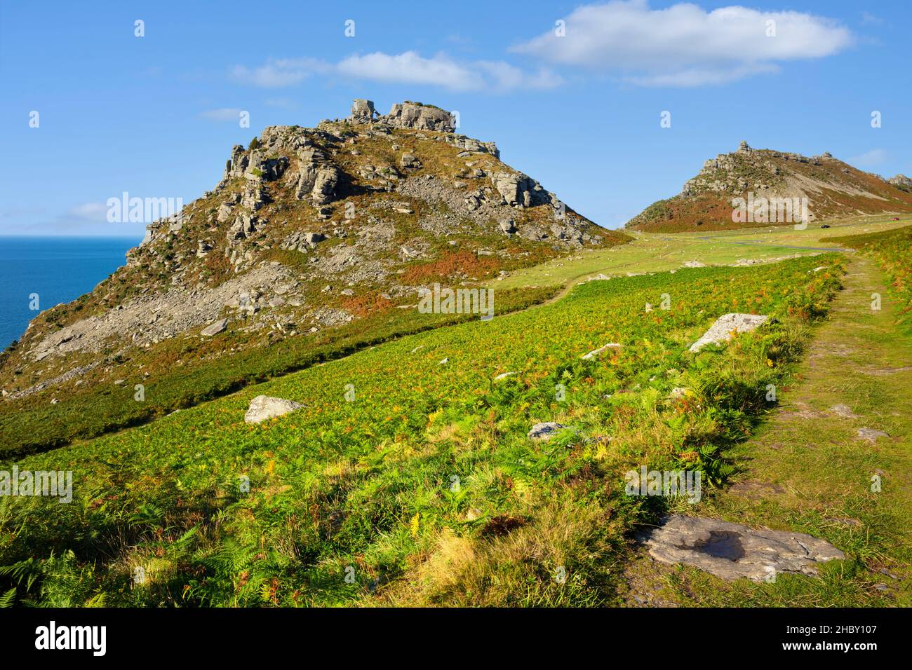 Castle Rock Valley of the Rocks Exmoor Parque Nacional cerca de Lynton y Lynmouth Devon Inglaterra Reino Unido GB Europa Foto de stock