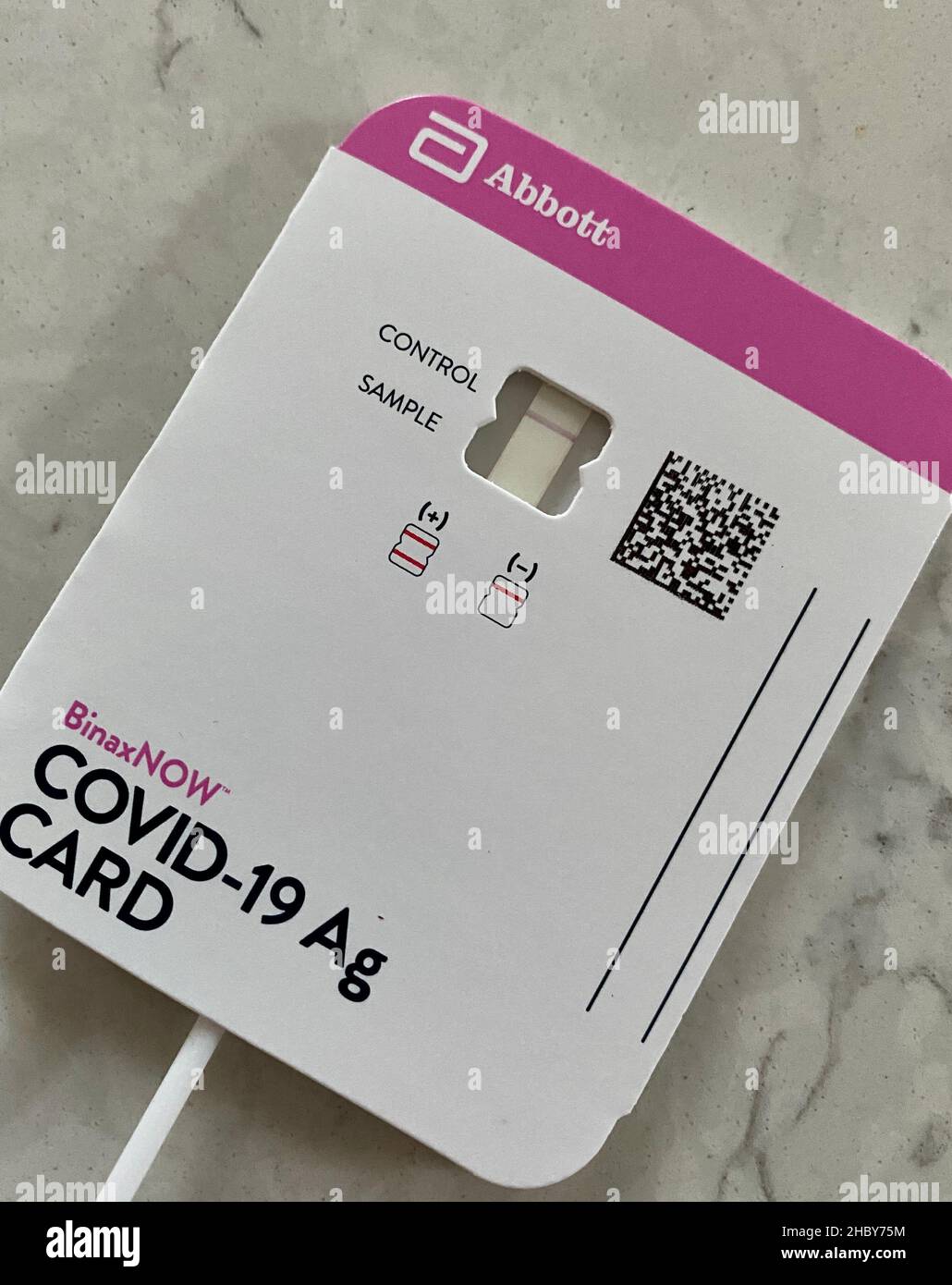 Resultados negativos de la prueba en un kit de autoprueba rápida del antígeno COVID19 de