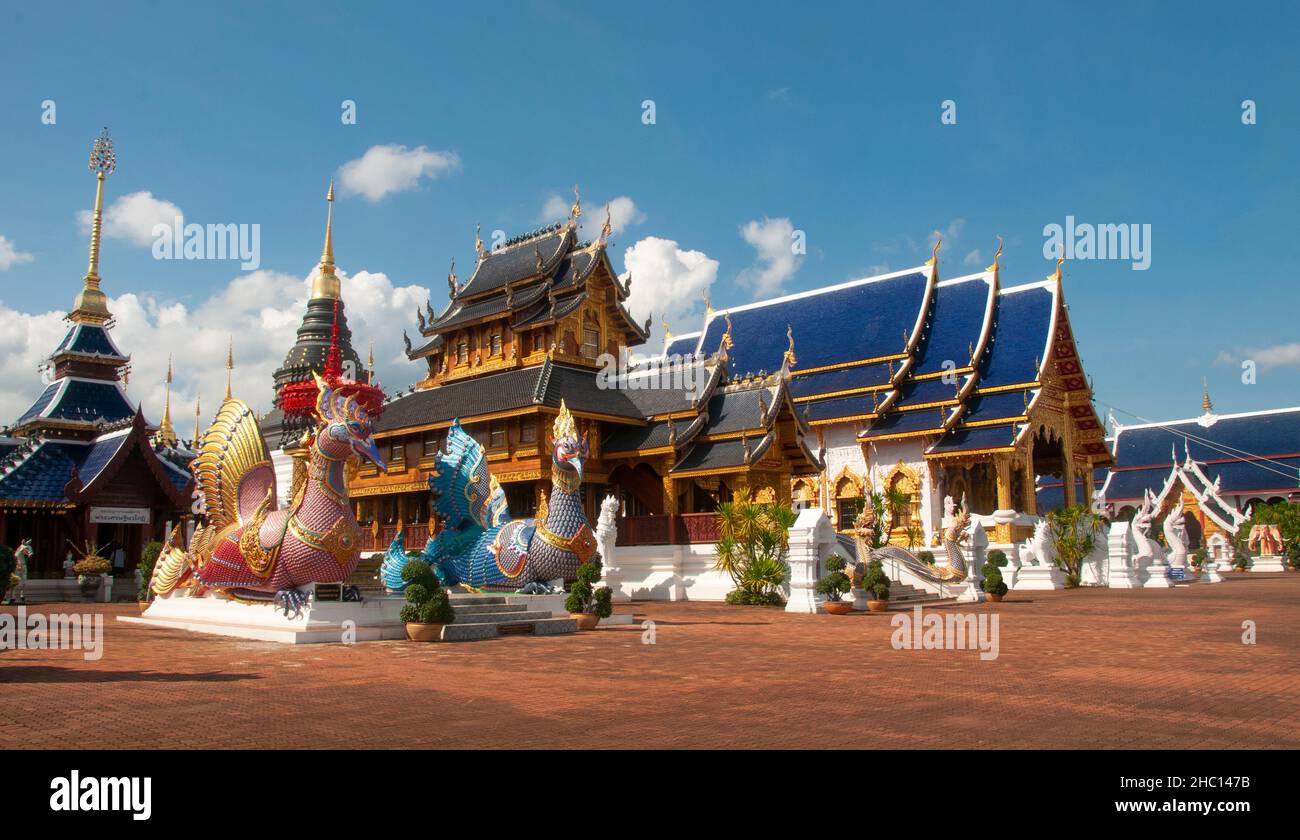Tailandia: Wat Ban Den, Ban Inthain, distrito de Mae Taeng, Chiang Mai. Wat Ban Den, también conocido como Wat Bandensali Si Mueang Kaen, es un gran complejo de templos budistas al norte de la ciudad de Chiang Mai, en el norte de Tailandia. Foto de stock