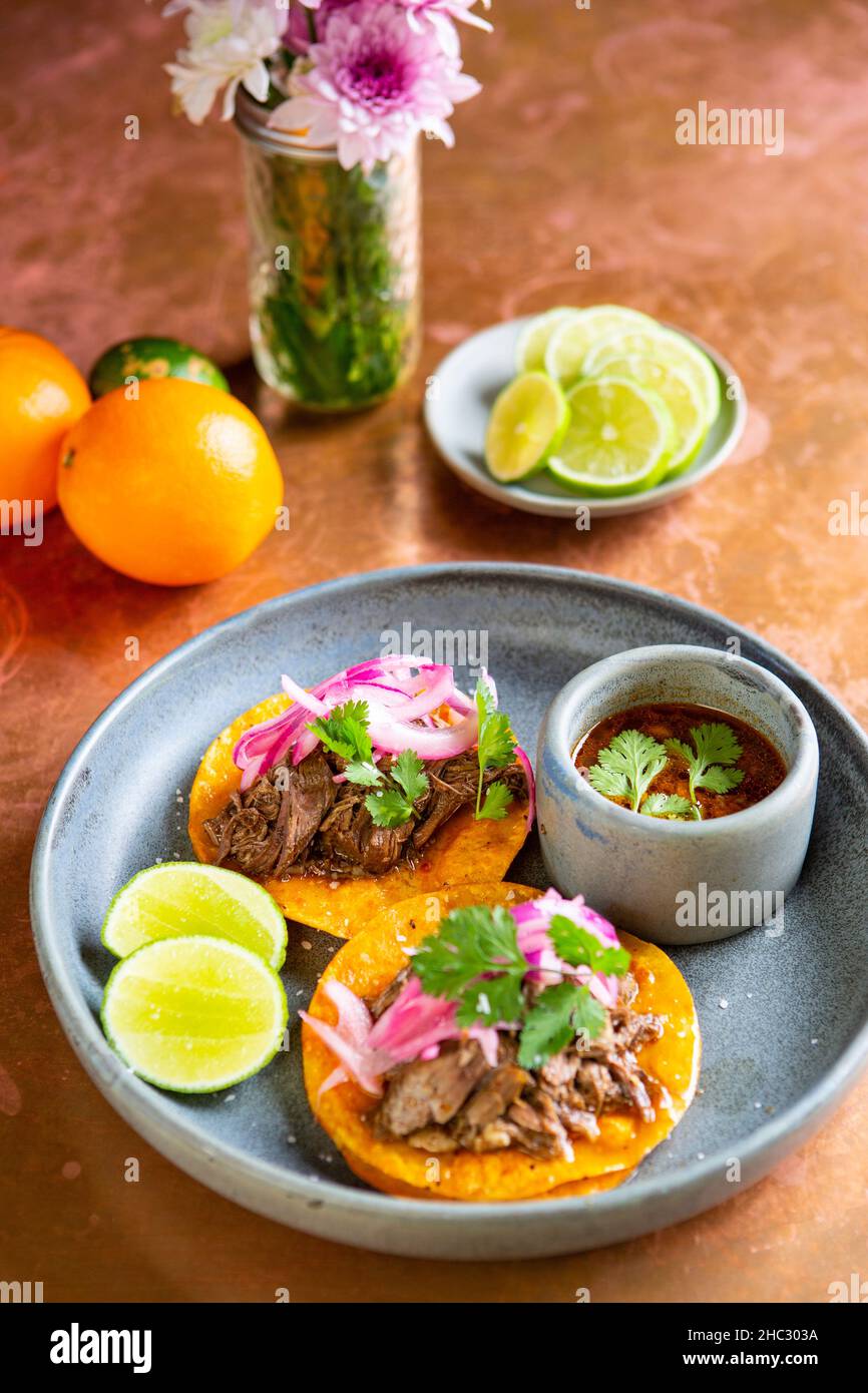 Birria Com Tacos Fotos e Imágenes de stock Alamy