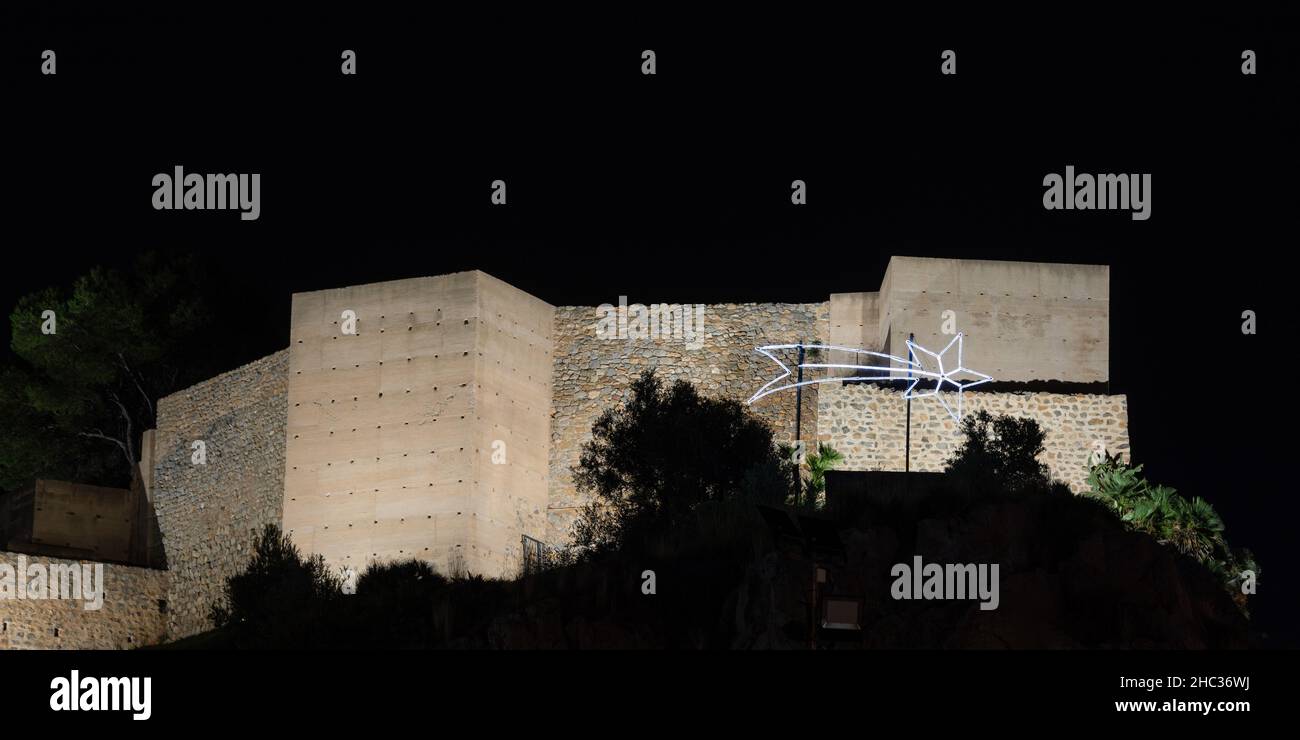 Castillo de Oropesa del Mar por la noche Foto de stock