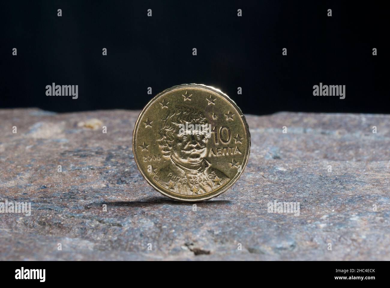 Diez céntimos de euro, Grecia 2005. Valor de la moneda metálica, muestra de  poder económico y de compra Fotografía de stock - Alamy