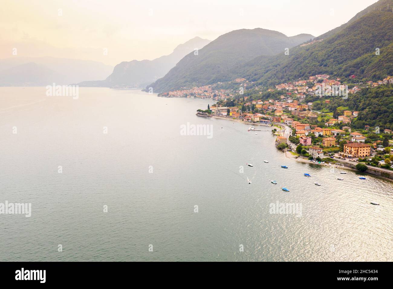 Lago Como (IT), Santa Maria Rezzonico, vista aérea Foto de stock