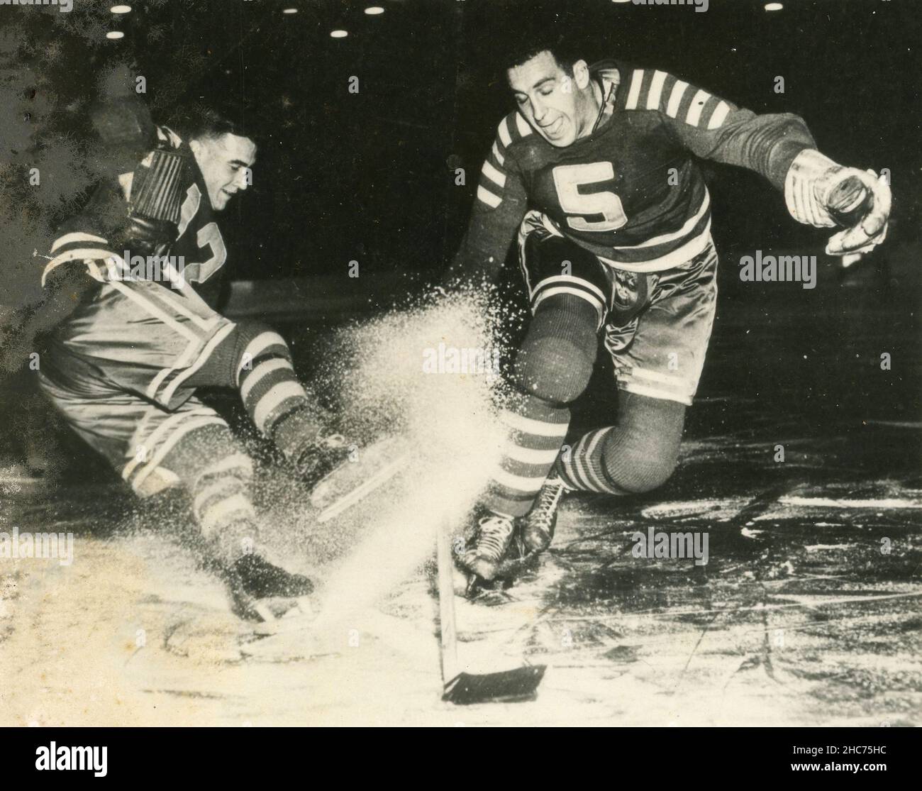 Jugadores de Hockey sobre Hielo, Estados Unidos 1940s Foto de stock