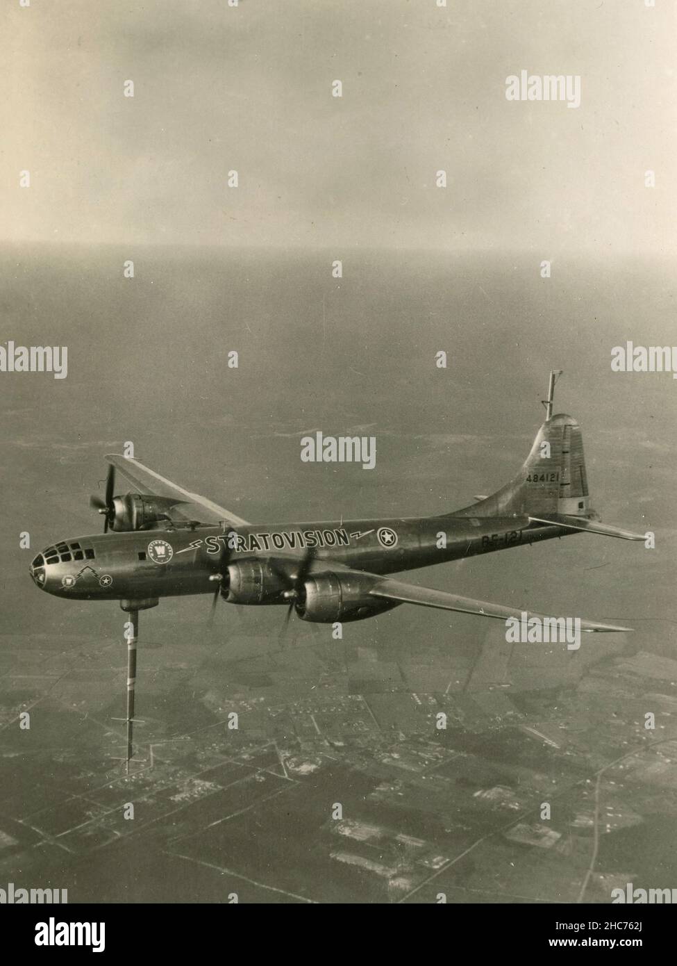 US Boing B-29 Superfortaleza utilizada en la transmisión de televisión aérea Stratovision, EE.UU. 1940s Foto de stock