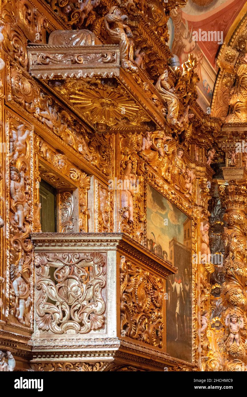 Detalles exquisitos del interior de la Iglesia de San Antonio en la ciudad de Lagos, Algarve, Portugal. Foto de stock