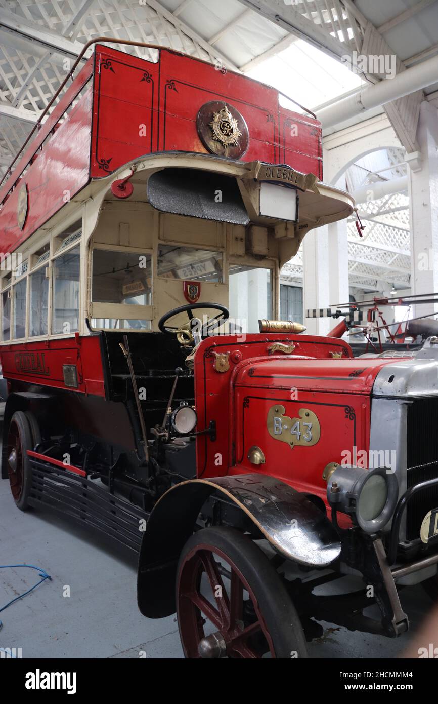 Old london general b type bus fotografías e imágenes de alta resolución ...