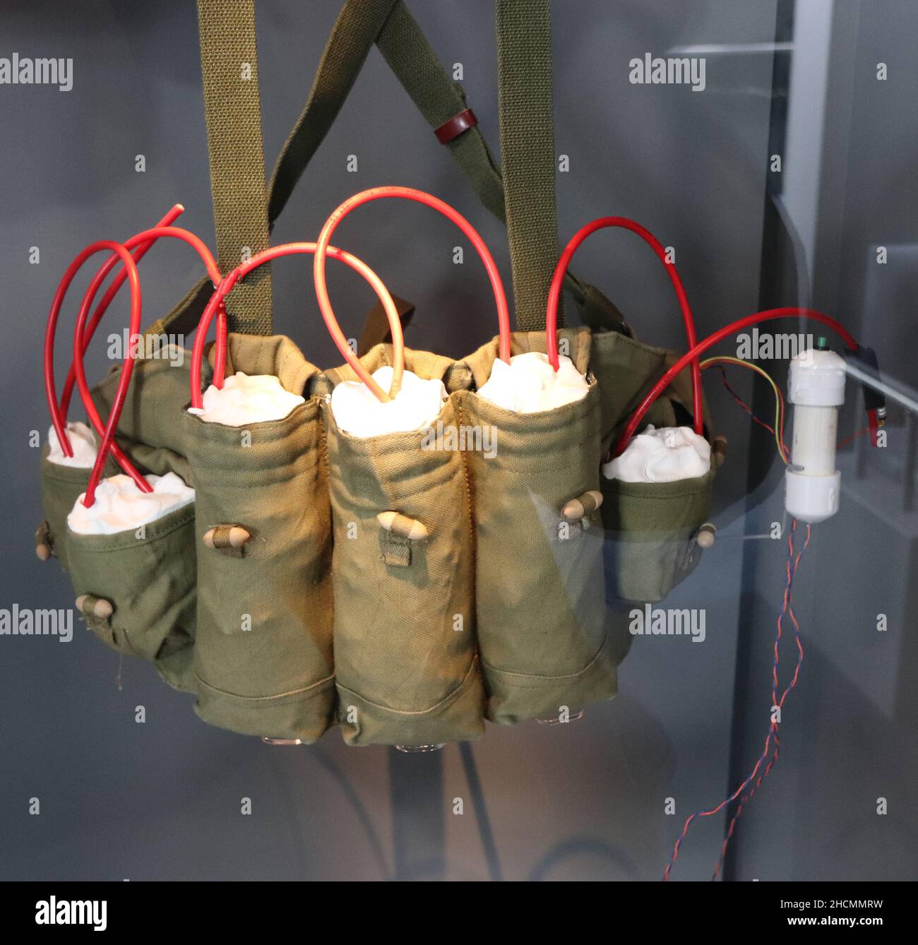 Un cinturón explosivo también llamado cinturón suicida o chaleco suicida  Fotografía de stock - Alamy