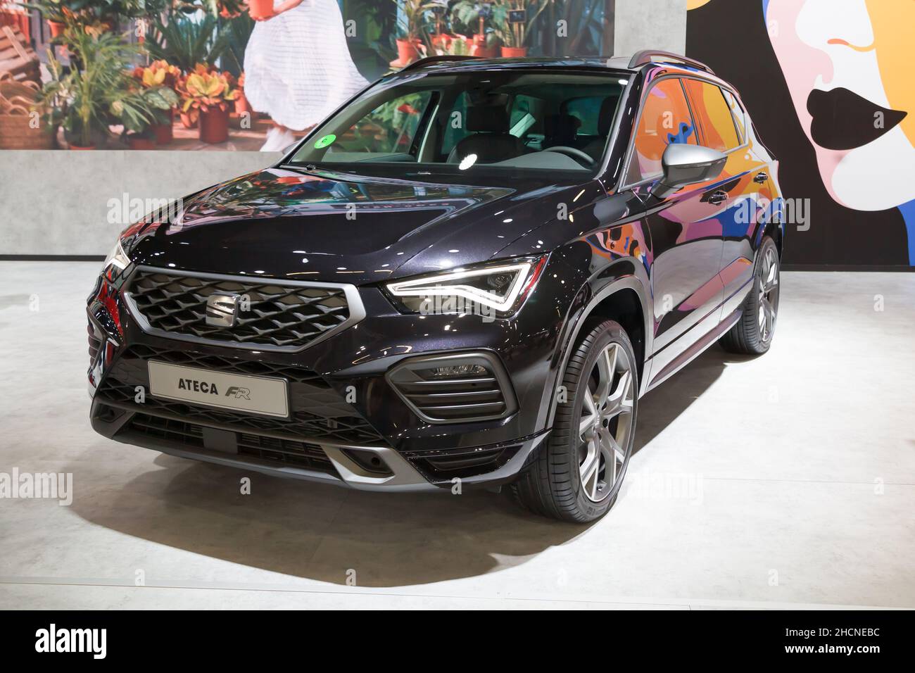 Barcelona, España - 7 de octubre de 2021: SEAT Ateca FR se presentó en Automobile Barcelona 2021 en Barcelona, España. Foto de stock