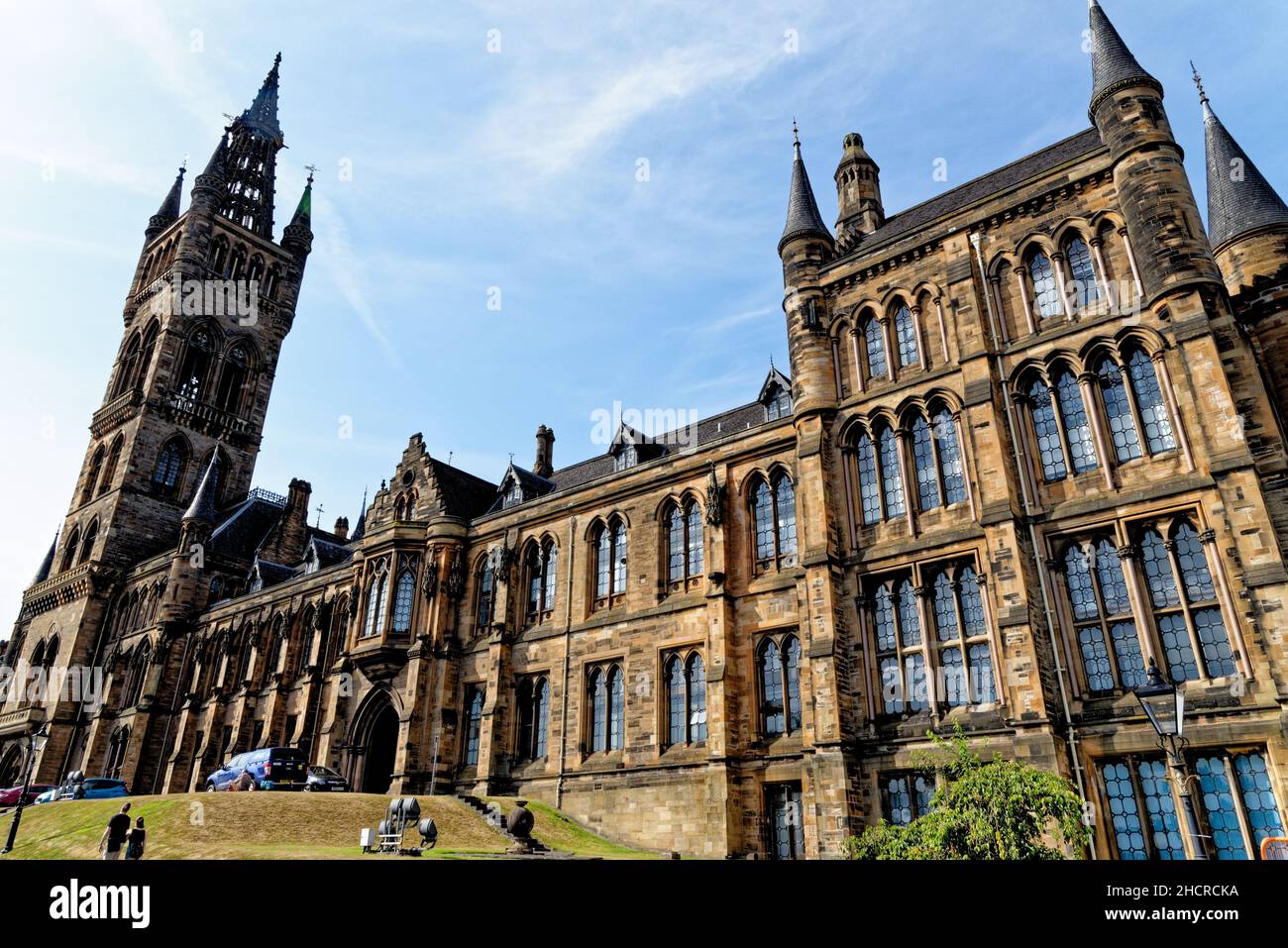 Glasgow University - Main Building and Tower - Glasgow, Escocia, Reino Unido - 23rd de julio de 2021 Foto de stock