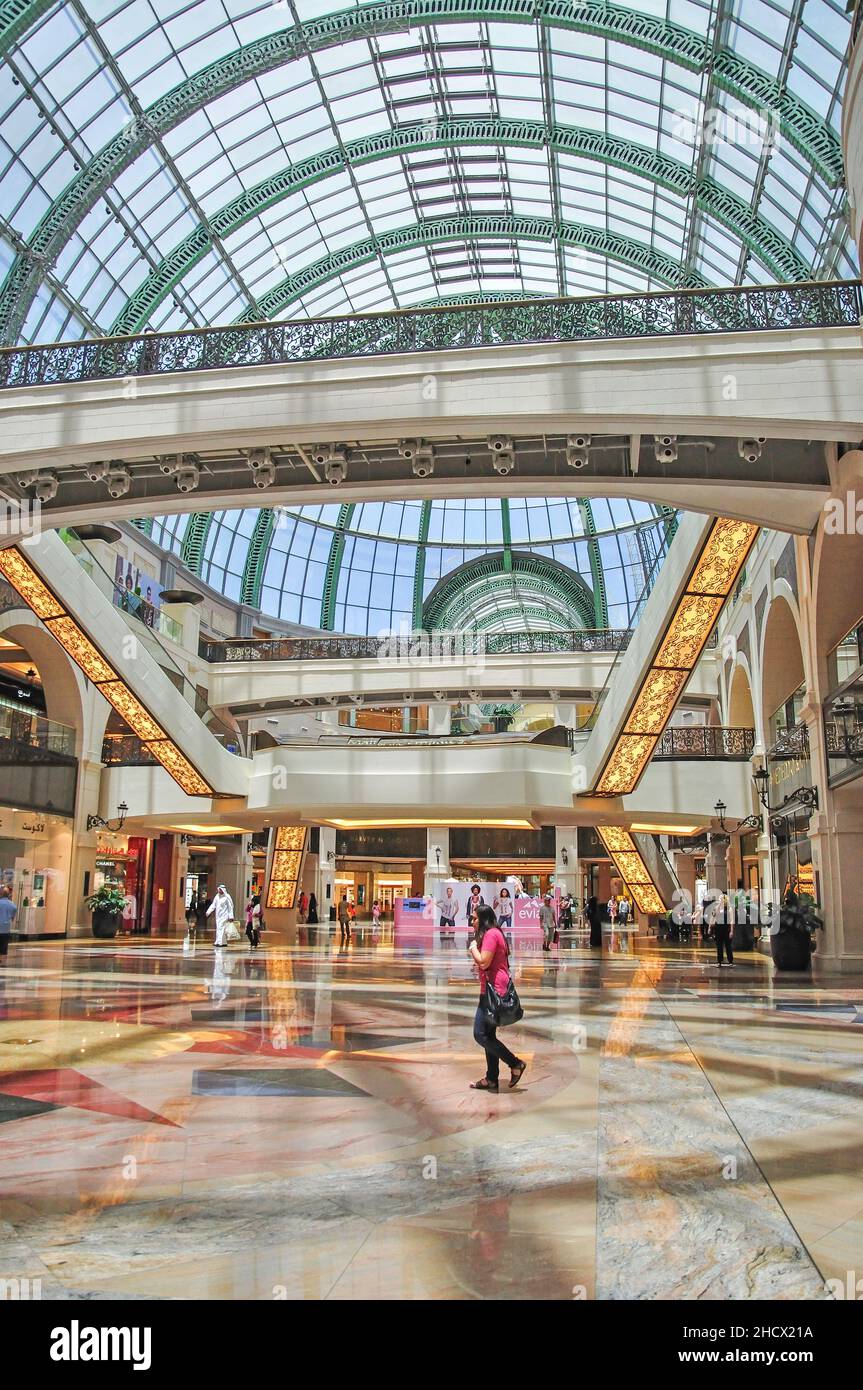 El Galleria Mall de los Emiratos, Al Barsha, Dubai, Emiratos Árabes Unidos  Fotografía de stock - Alamy