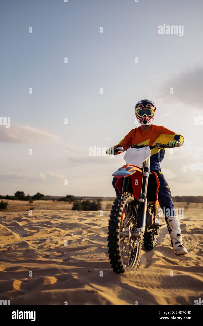 Traje de motocross fotografías e imágenes de alta resolución - Alamy