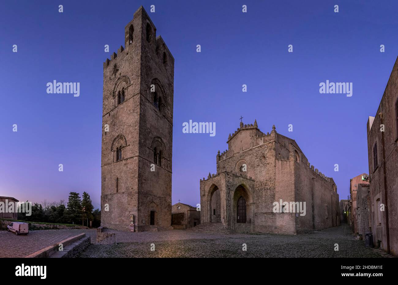 Dom Chiesa Madre mit Glockenturm, Erice, Sizilien, Italien Foto de stock