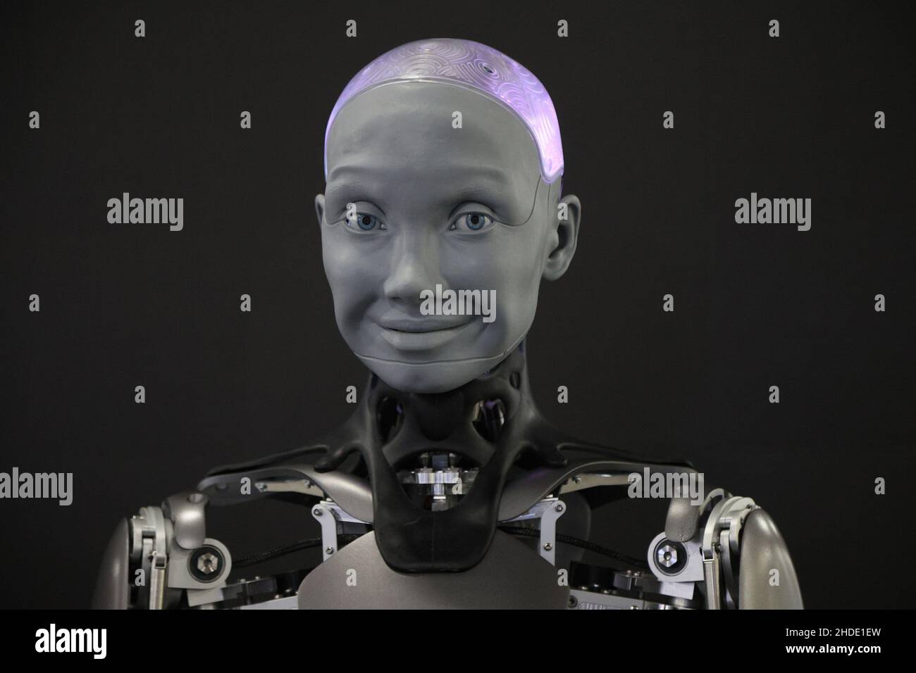 Las Vegas, Estados Unidos. 05th de Ene de 2022. Una vista de un ameca  sonriente, el robot con forma humana más avanzado del mundo que se muestra  durante el CES Internacional 2022,