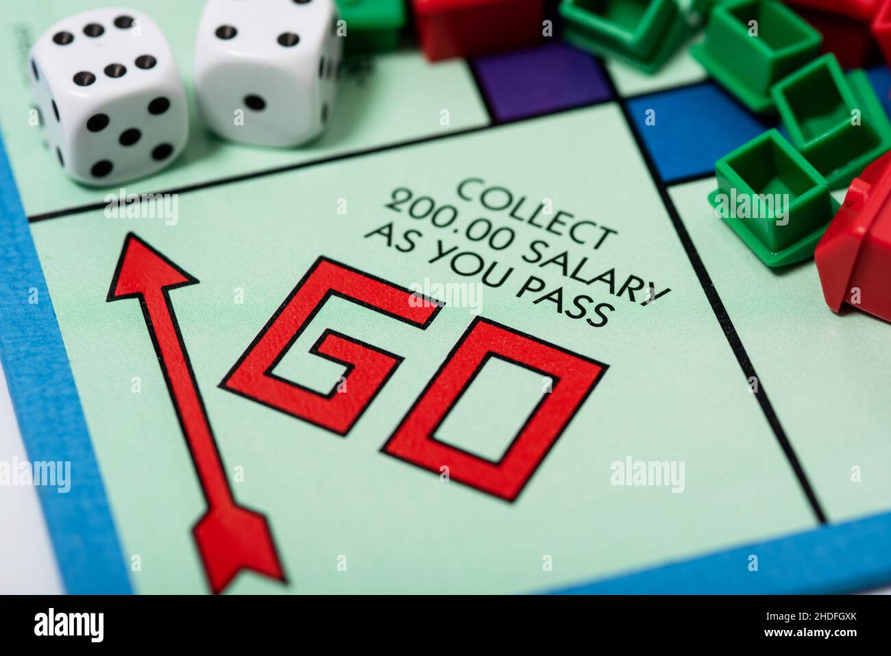 Primer plano del juego de mesa Monopoly. Foto de stock