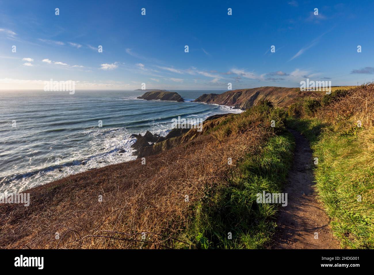 Marloes Sands en invierno desde la ruta costera de Pembrokeshire, Gales del Sur Foto de stock