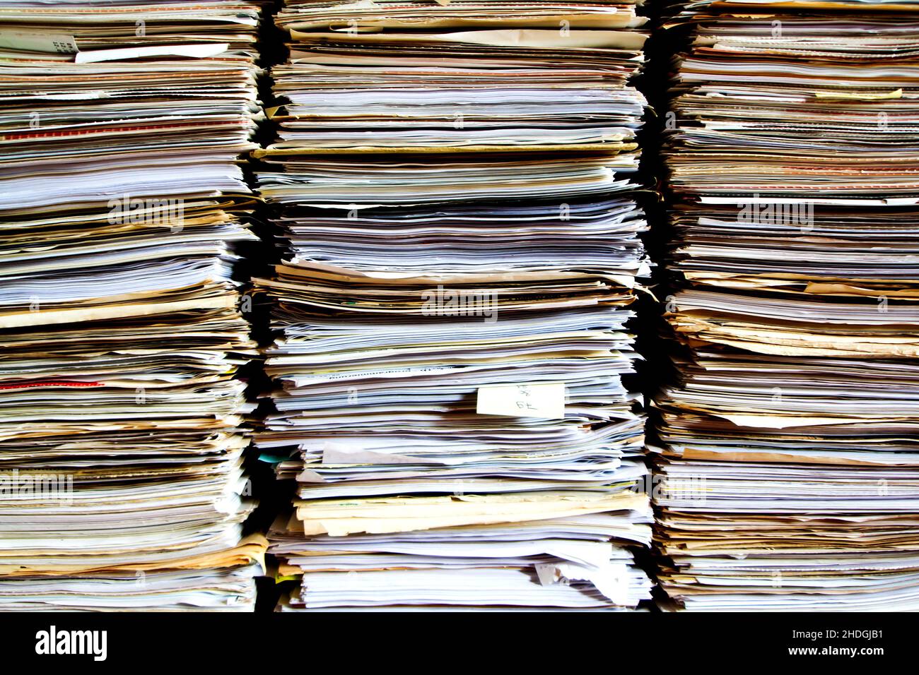 archivo, documentos, pila de archivos, pila de papel, archivos, documentos,  pilas de archivos, pilas de papel, papeleo Fotografía de stock - Alamy