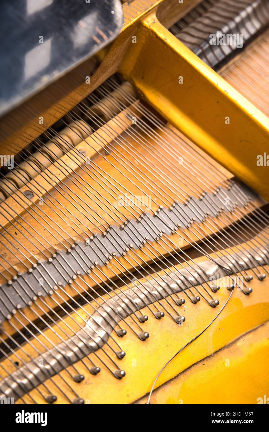 piano, cuerdas de piano, pianos Fotografía de stock - Alamy