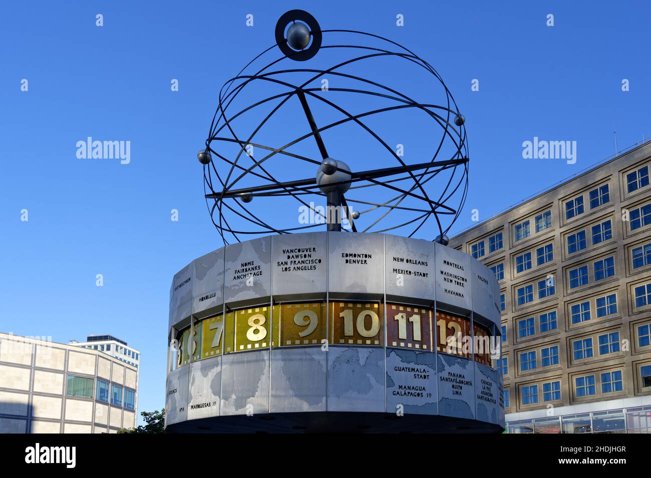 Reloj mundial m fotografías e imágenes de alta resolución - Alamy