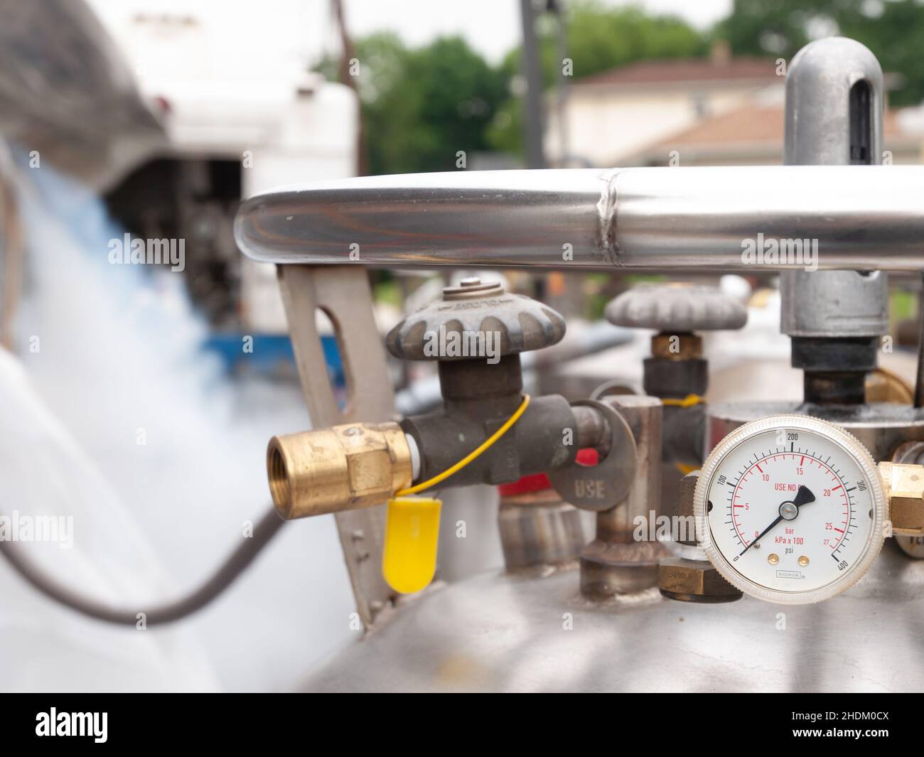 Tanques de nitrógeno líquido LNO2 con desgasificación. Nitrógeno