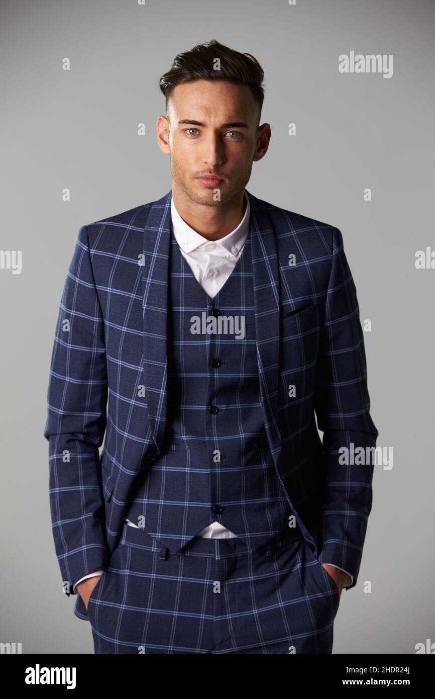 hombre joven, traje, moda, blazer, chico, hombre, hombres, jóvenes, trajes,  modas, blazers Fotografía de stock - Alamy