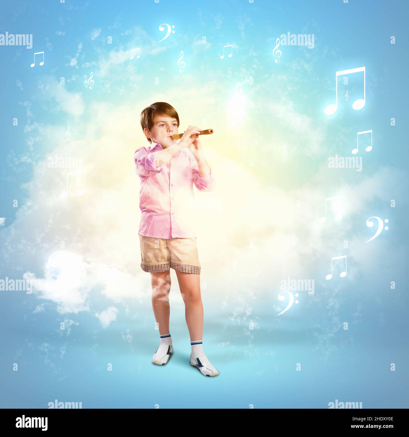 niño, flauta, música, melodía, chicos, flautas, música, melodías Fotografía  de stock - Alamy