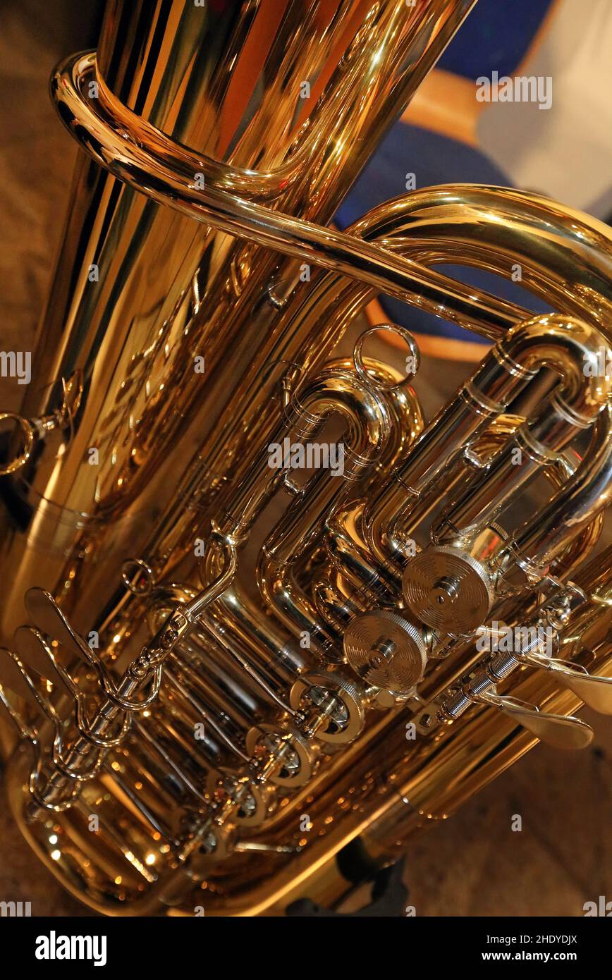 instrumento de viento, tuba, instrumentos de viento, tubas Fotografía de  stock - Alamy