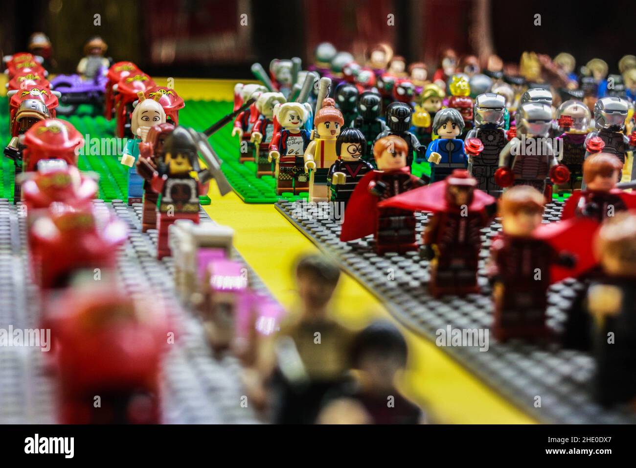 Los coleccionables de LEGO se sientan en un caso en la Feria Estatal de  Florida Fotografía de stock - Alamy