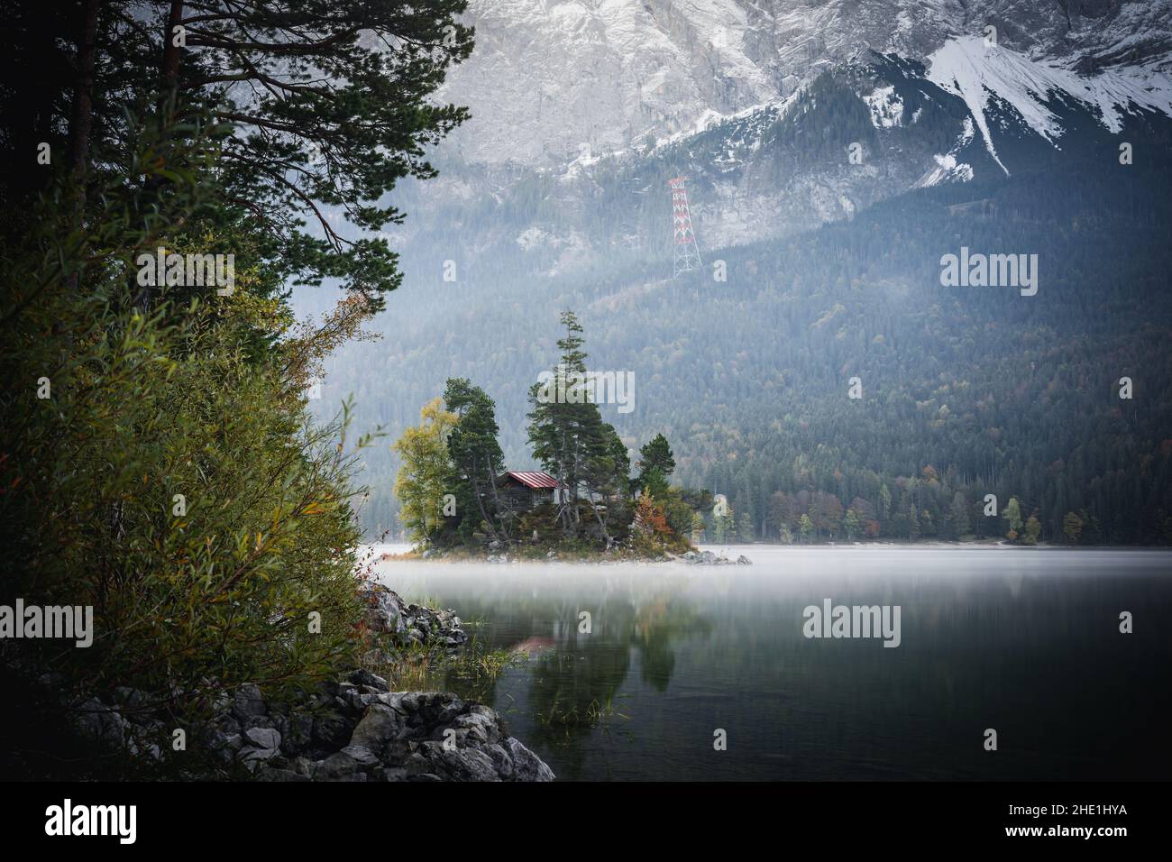 Eibsee mit Wettersteingebirge und der Zugspitze Foto de stock