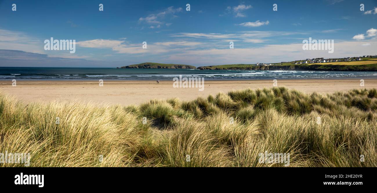 Reino Unido, Gales, Pembrokeshire, Poppit Sands, dunas en el estuario del río Teifi, panorámicas Foto de stock