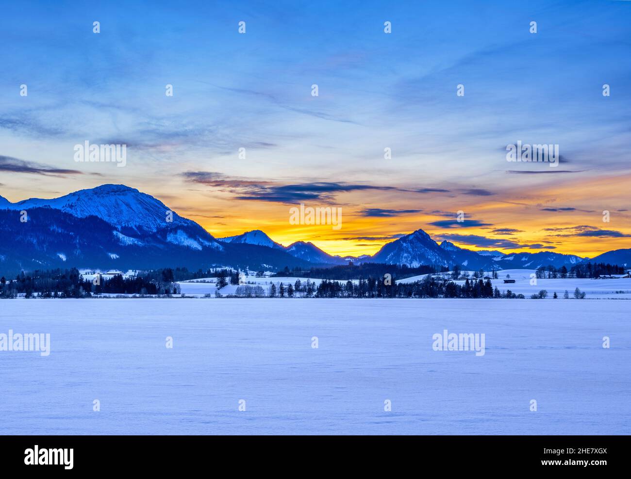 Hopfensee en invierno, Allgau, Swabia, Alemania Foto de stock