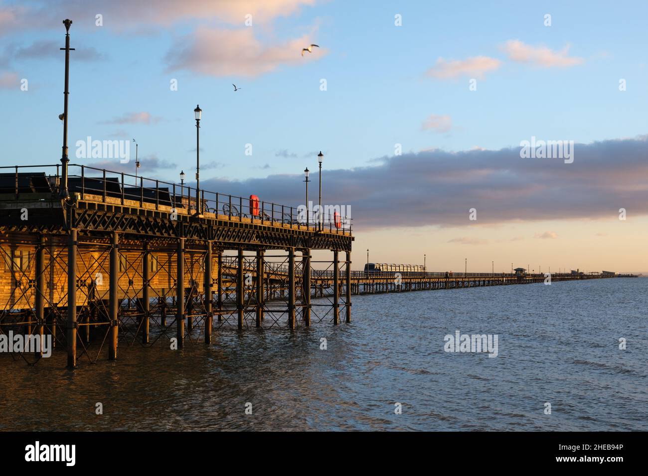 Puesta de sol en Southend oier. Foto de stock