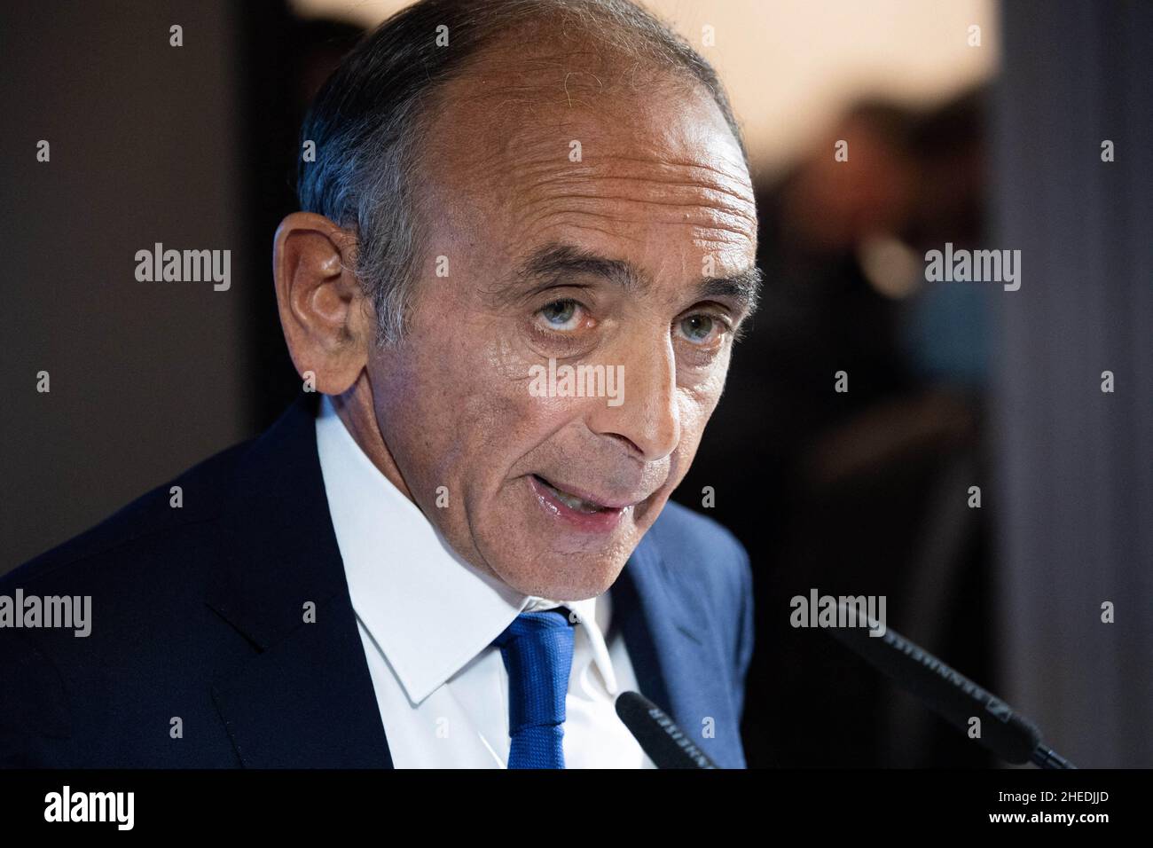El partido de extrema derecha francés, líder de Reconquete, el paudit de  los medios y candidato a las elecciones presidenciales francesas de 2022,  Eric Zemmour, entrega sus saludos de Año Nuevo a