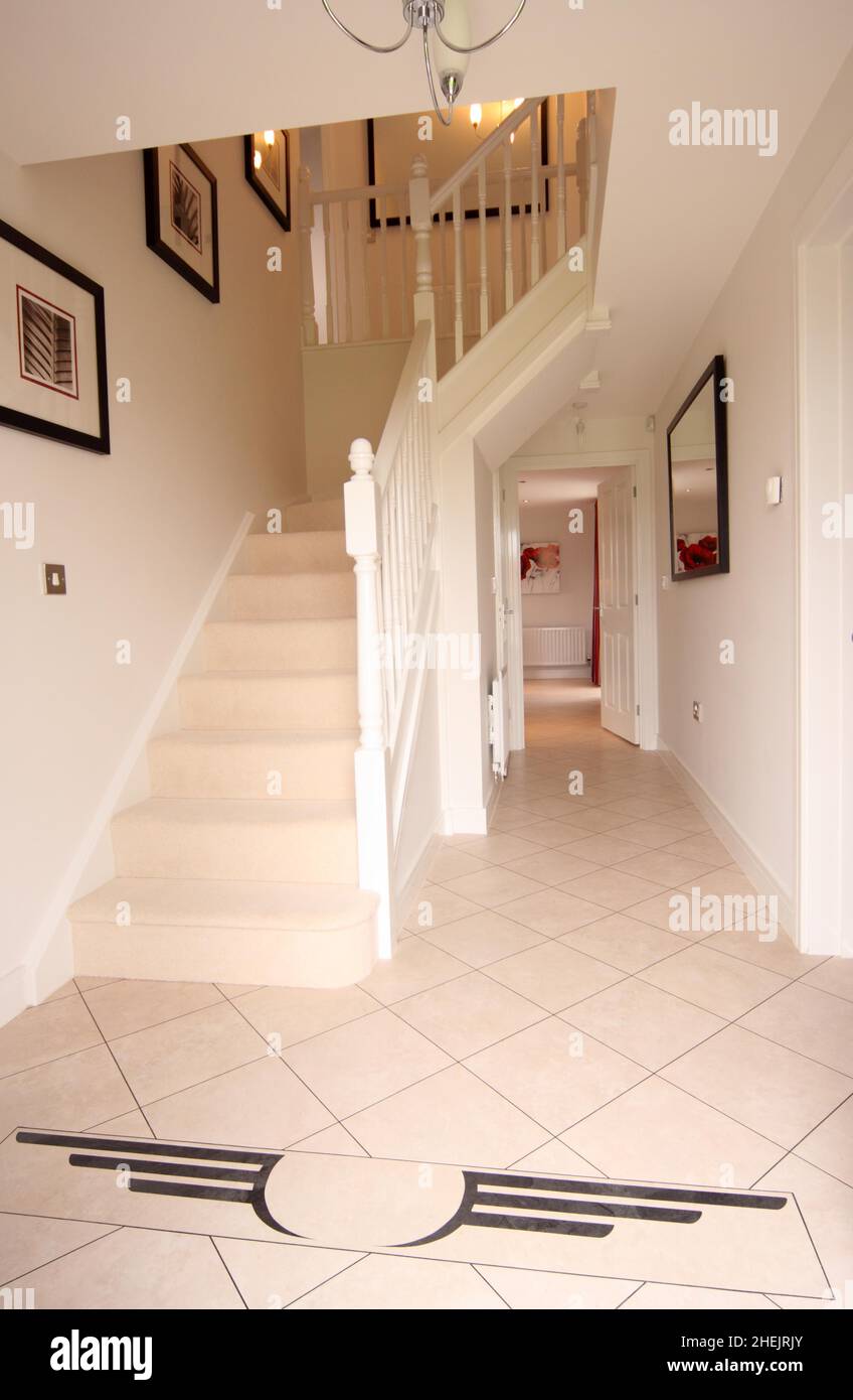 Escaleras modernas para casas fotografías e imágenes de alta resolución -  Alamy