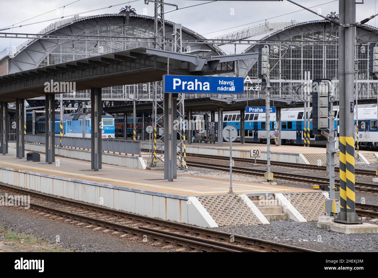 Praga, CZ 18 de septiembre de 2021 Estación de tren principal de