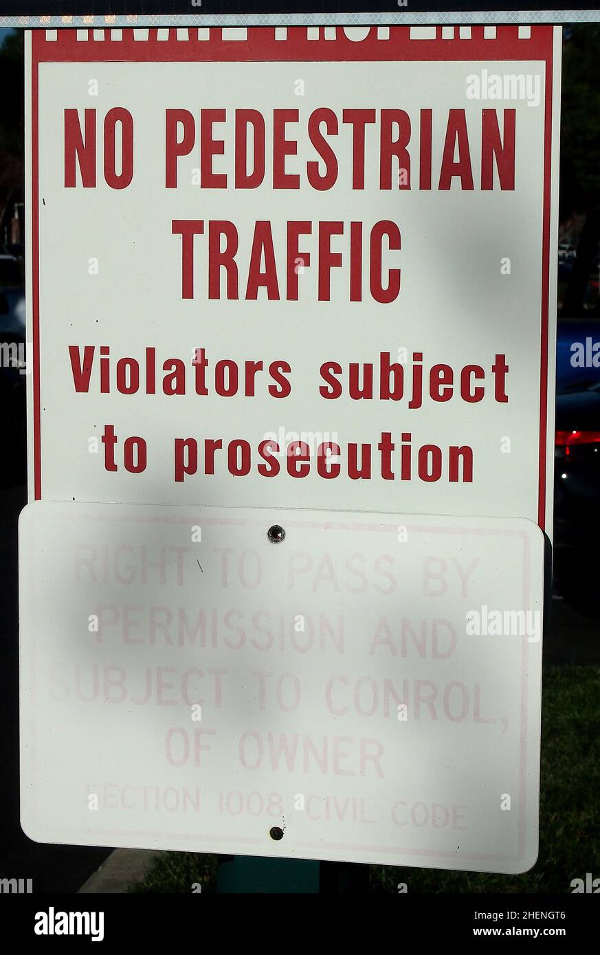 No hay tráfico de peatones, los violadores sujetos a procesamiento, firmar en Pleasanton, California Foto de stock