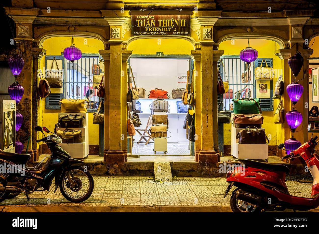 Tienda de cuero, Hoi An, Vietnam Foto de stock