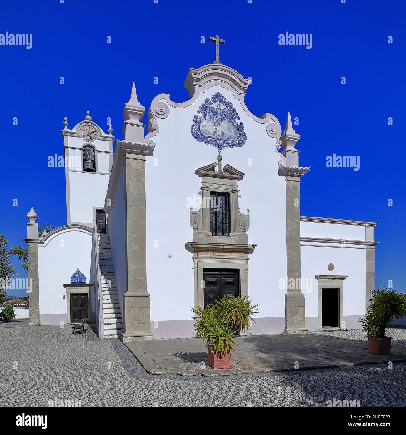 Fachada frontal encalada-Iglesia principal de Sao Lourenço-Igreja ...