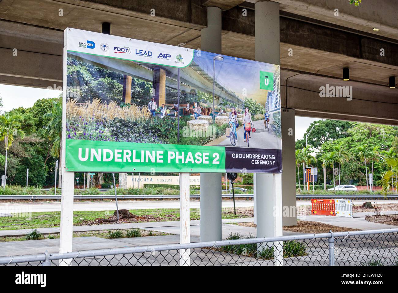 Miami Florida Vizcaya Metrorail Train Station Subrayan la Fase 2 bajo la construcción del parque mejoras de capital Foto de stock