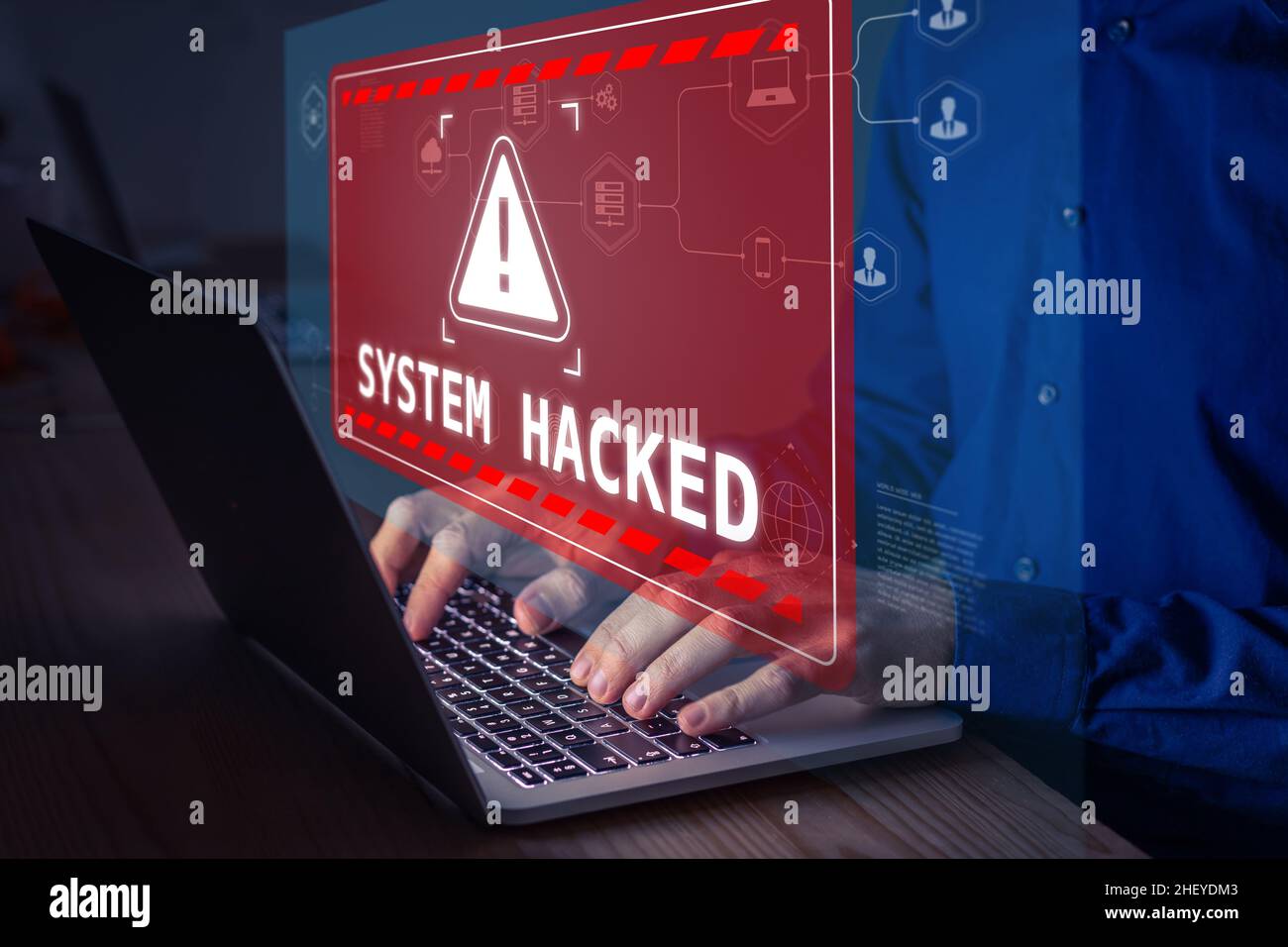 Alerta de sistema pirateado después de un ataque cibernético en la red informática. Vulnerabilidad de ciberseguridad, filtración de datos, conexión ilegal, conexión de información comprometida Foto de stock