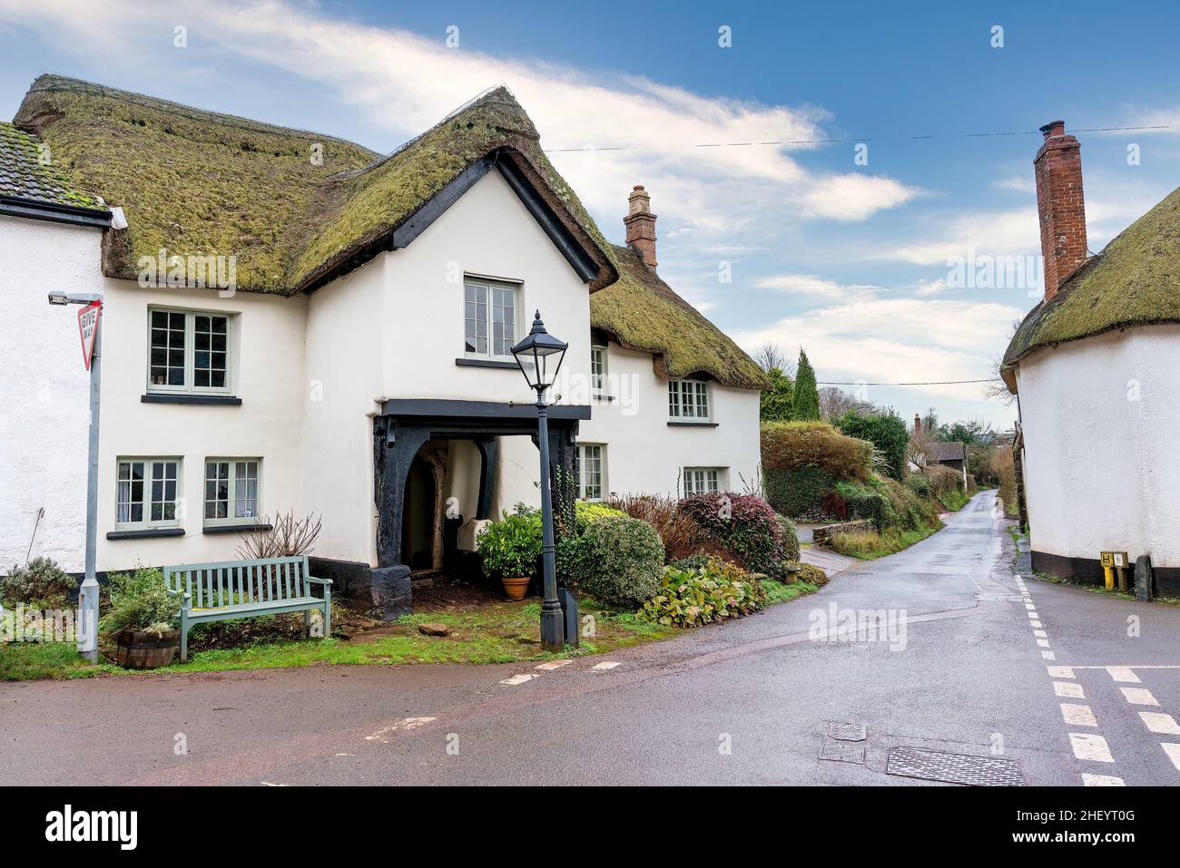 La hermosa y pacífica aldea Devon de Coleford Foto de stock